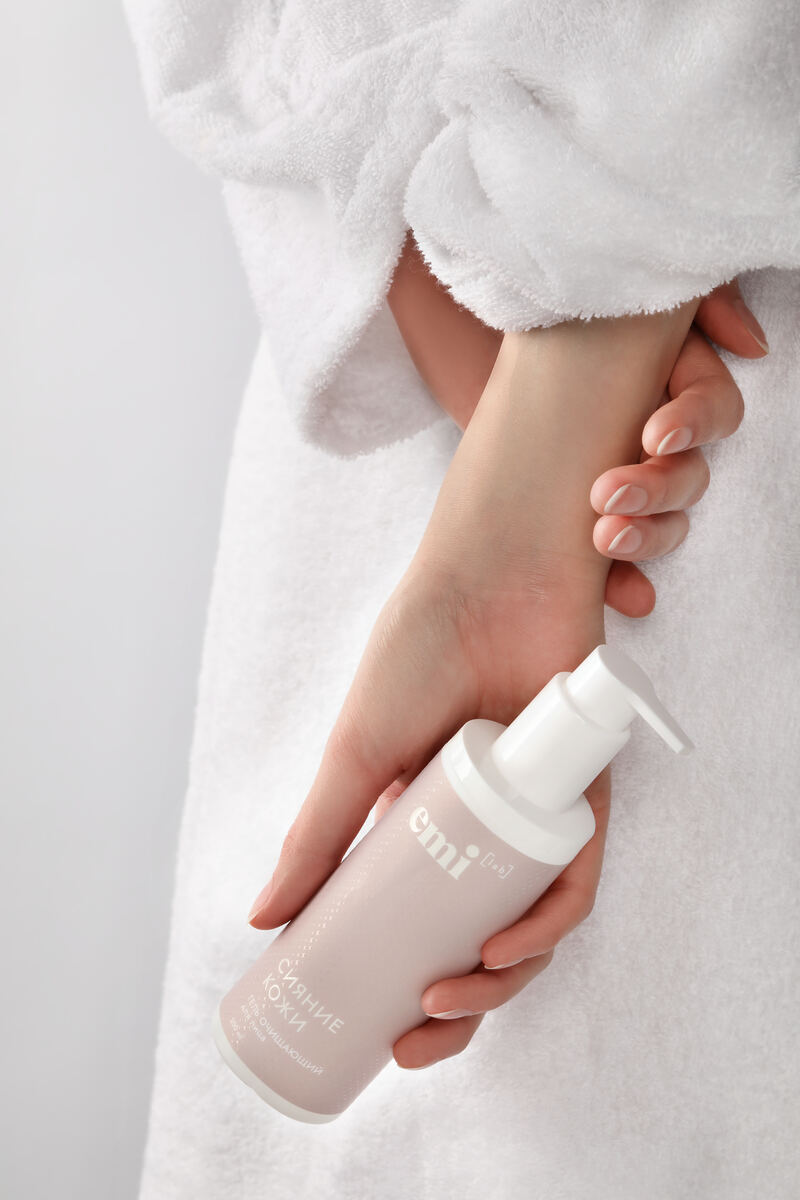 Купить Гель очищающий для лица, 200 мл в официальном магазине EMI с доставкой по России